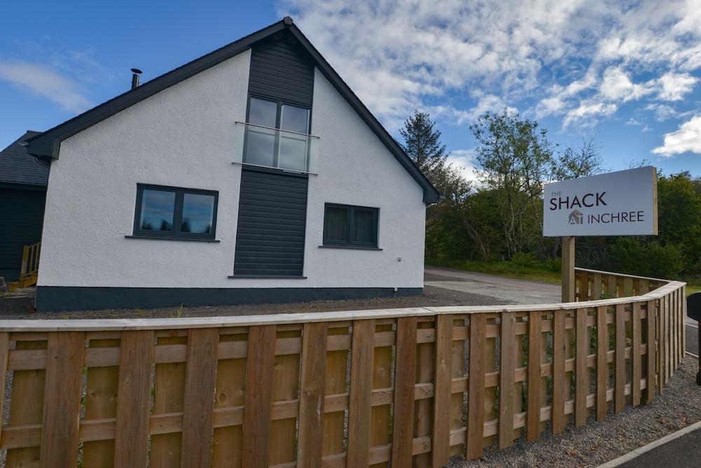 The Shack and Pods at Inchree Exterior