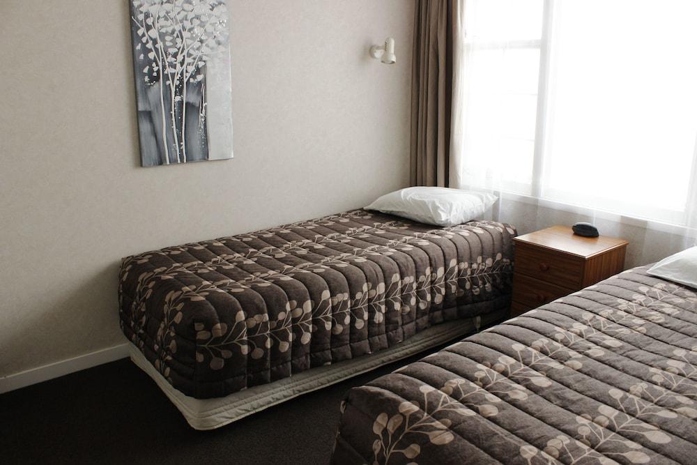 كولونيا موتيل إنفركارجيل غرفة