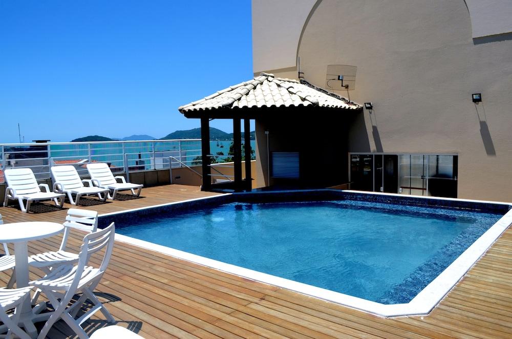 لويسا ستوديو هوتل