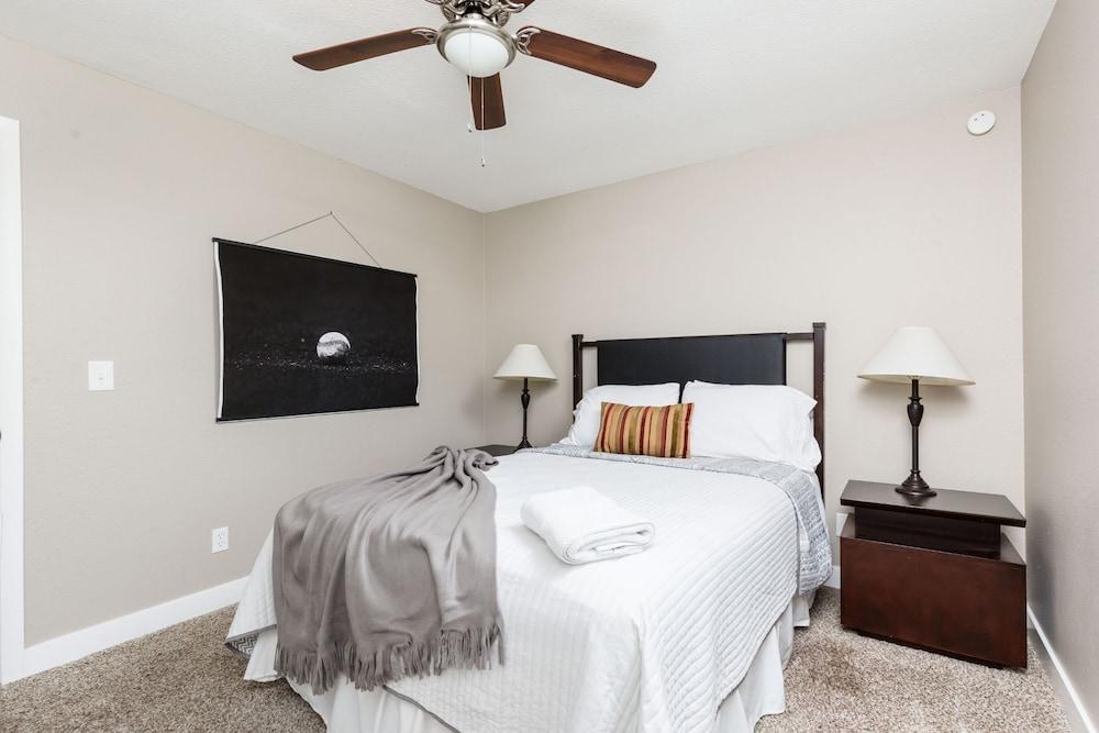 The Diamond - Private Pool / Pet Friendly / 4BD Near Arena Room