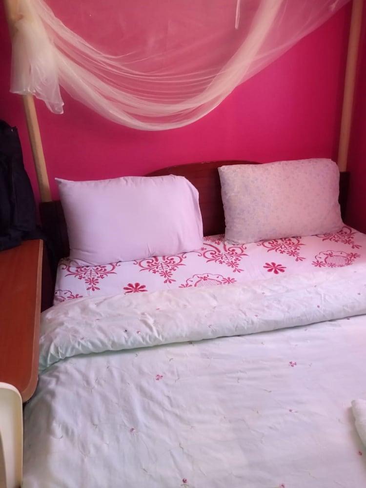 Joppers Guest House Room