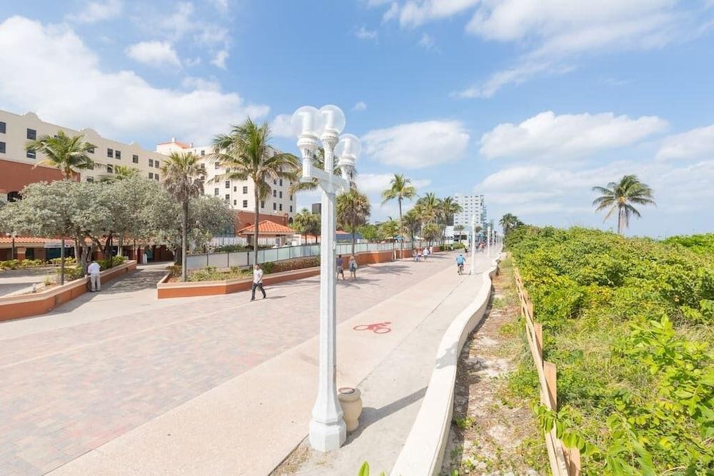621 Ocean View Hollywood Property Grounds