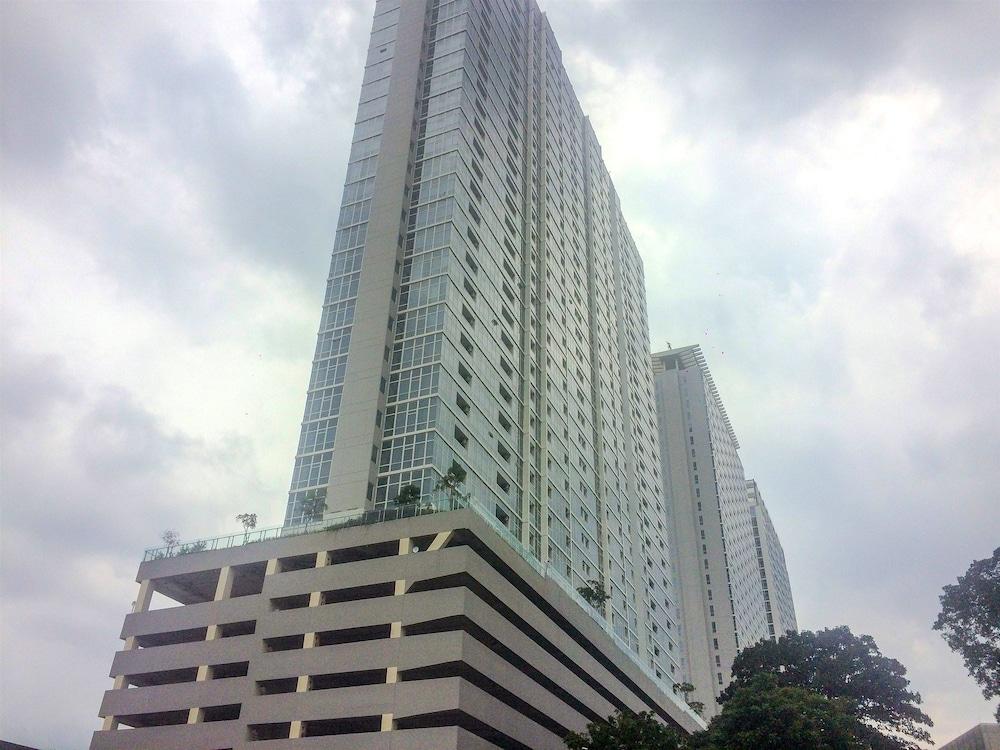 2BR Deluxe and Modern Menteng Park Apartment Exterior