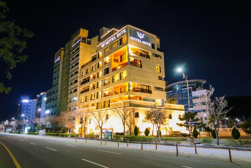 Hotel Gite Featured Image