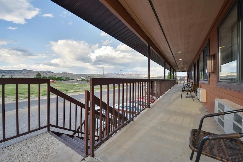Red Ledges Inn Exterior