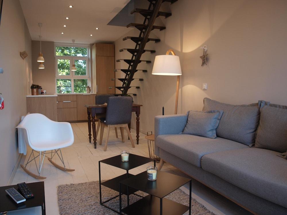 نوي أون فيل - رو بومبيدو الصورة الأساسية