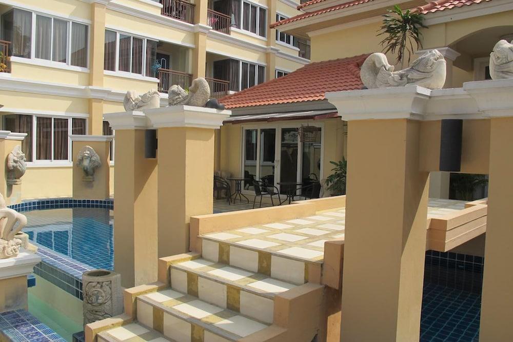 Chivapuri Residence Bangsaen Outdoor Pool