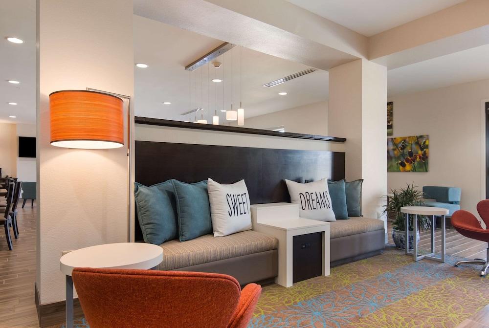 Sleep Inn East Camden Lobby
