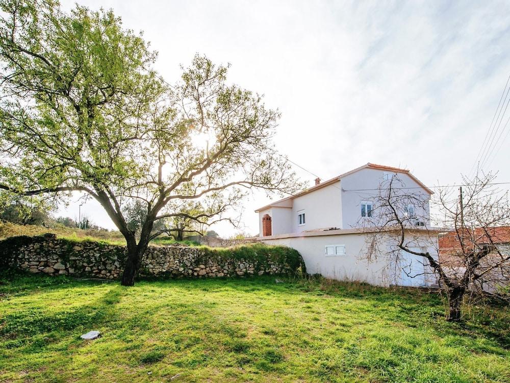 سبيشوس أبارتمنت ويذ سي فيو بالكوني نير ساندي بيتش