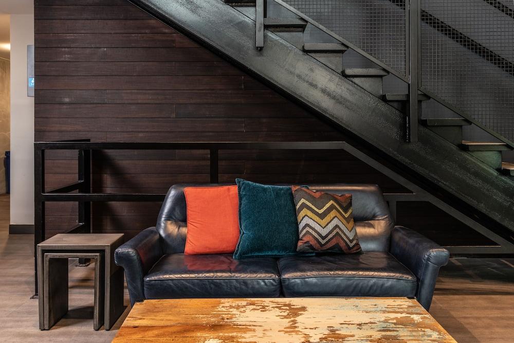 دوميسايل سويتس آت كوف منطقة الجلوس في الردهة