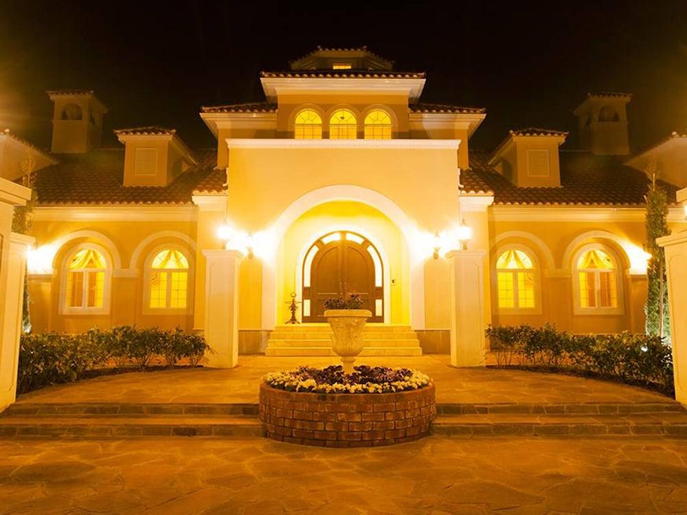 Sunhills Hotel