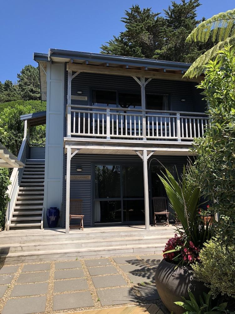 French Pass Beachfront Villas