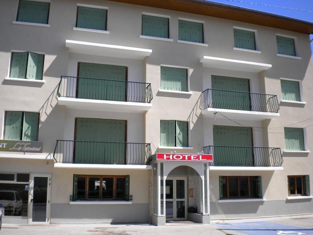 لا تابل شاروليز