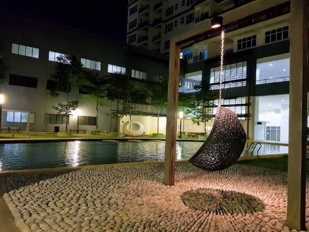 Puchong IOI Skypod Apartments Outdoor Pool