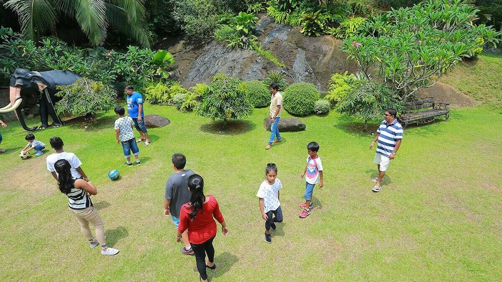 ثيفني هوليداي ريزورت المنطقة الخارجية