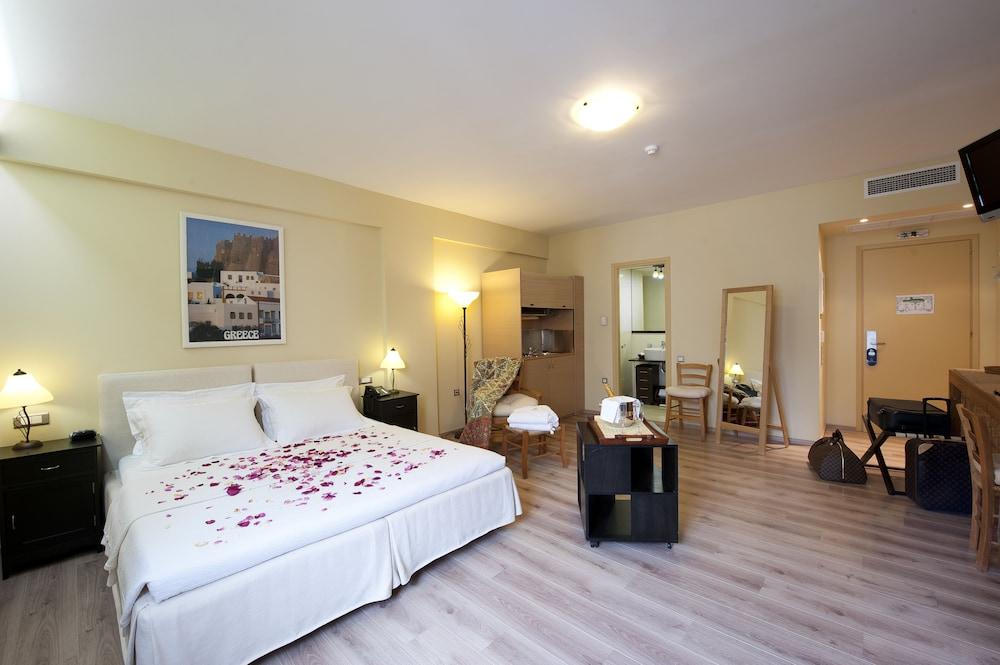 Efplias Hotel Apartments and Suites