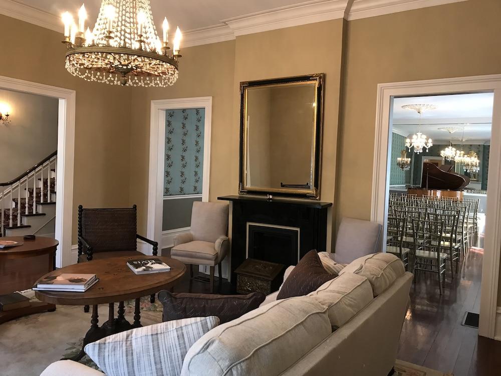 ستانتون جيست هاوس الردهة