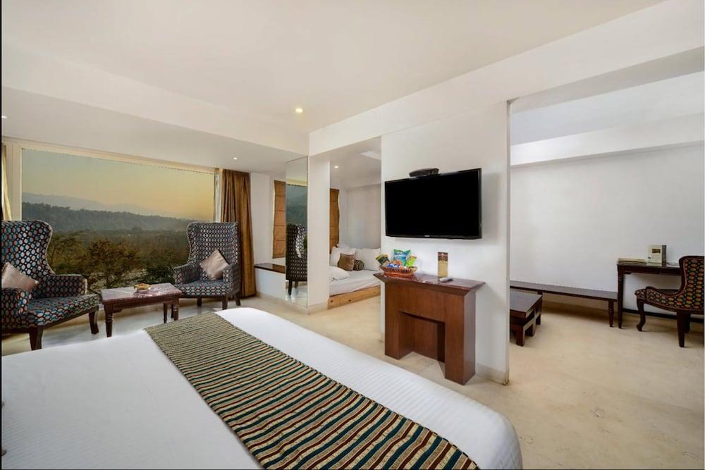 EllBee Ganga View Room