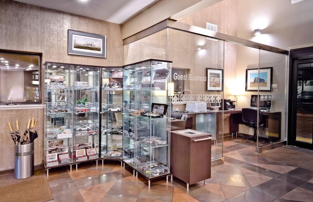 هوتل ستراتا الفندق من الداخل