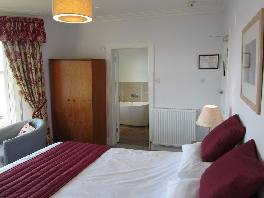 Ronebhal Guest House Featured Image