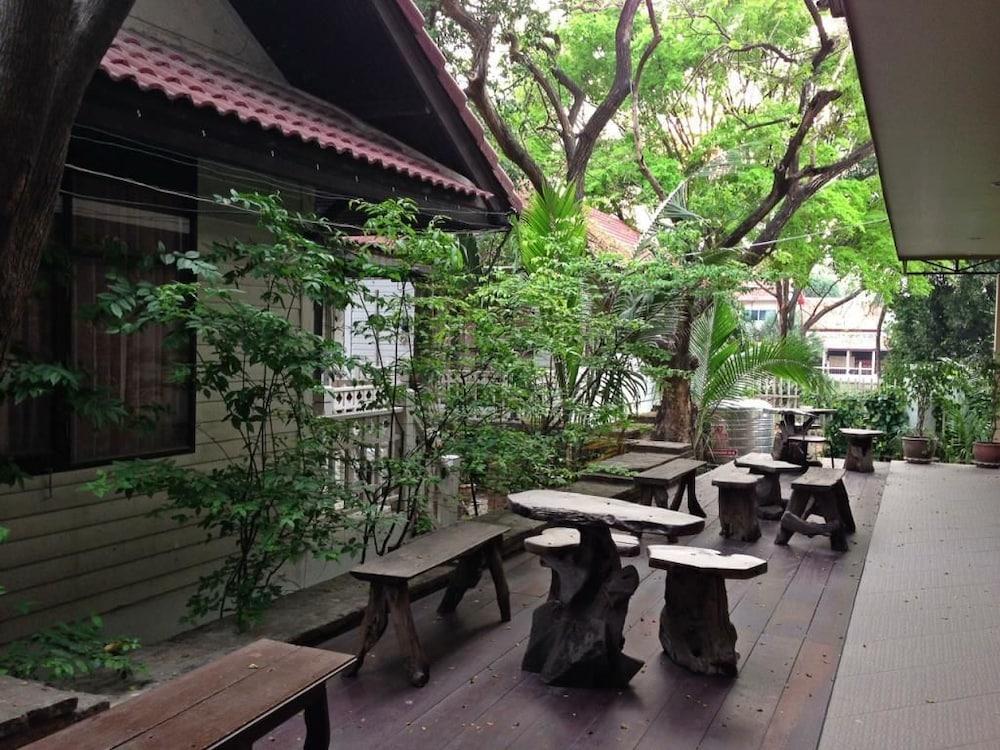 The Old Palace Resort Property Grounds