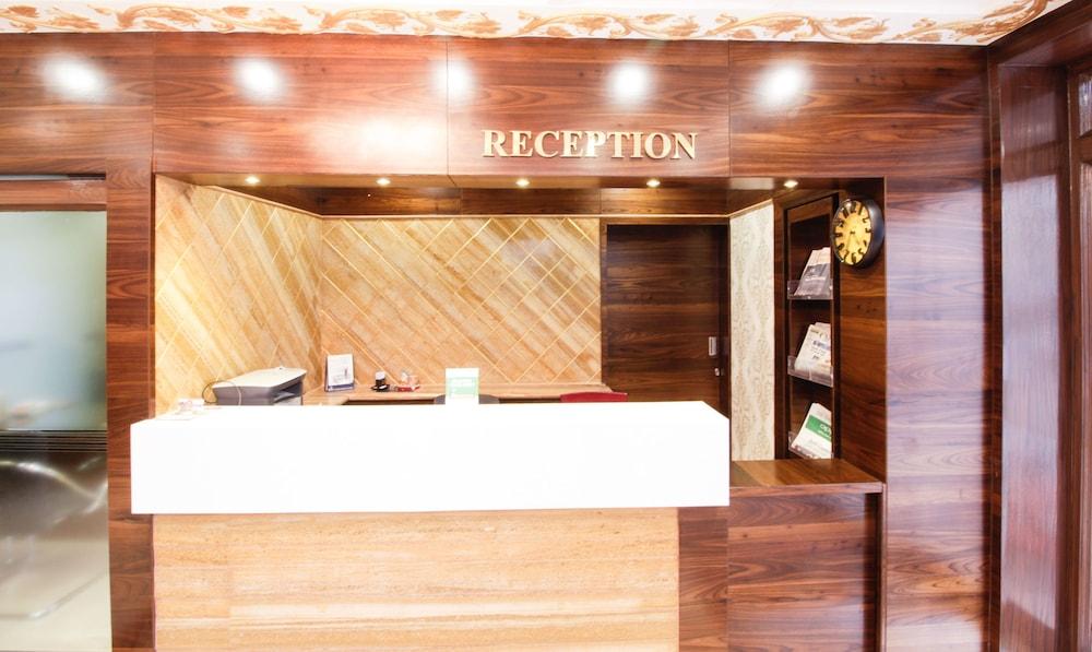 Treebo I Max Inn Reception