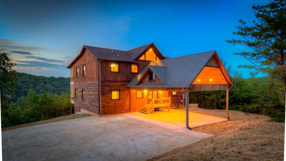 4 ليف كلوفر باي إسكايب تو بلو ريدج