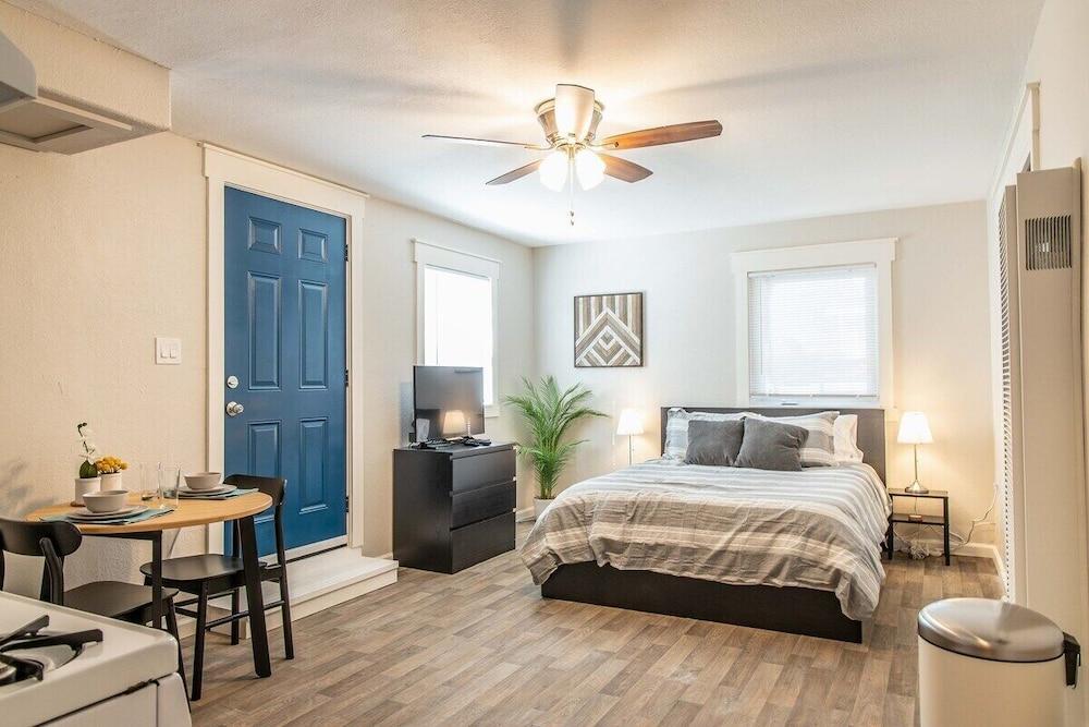 ماجنيفيسينت مارتينيز ستوديو