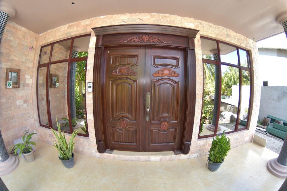 Calyx Grand Fuvahmulah Exterior
