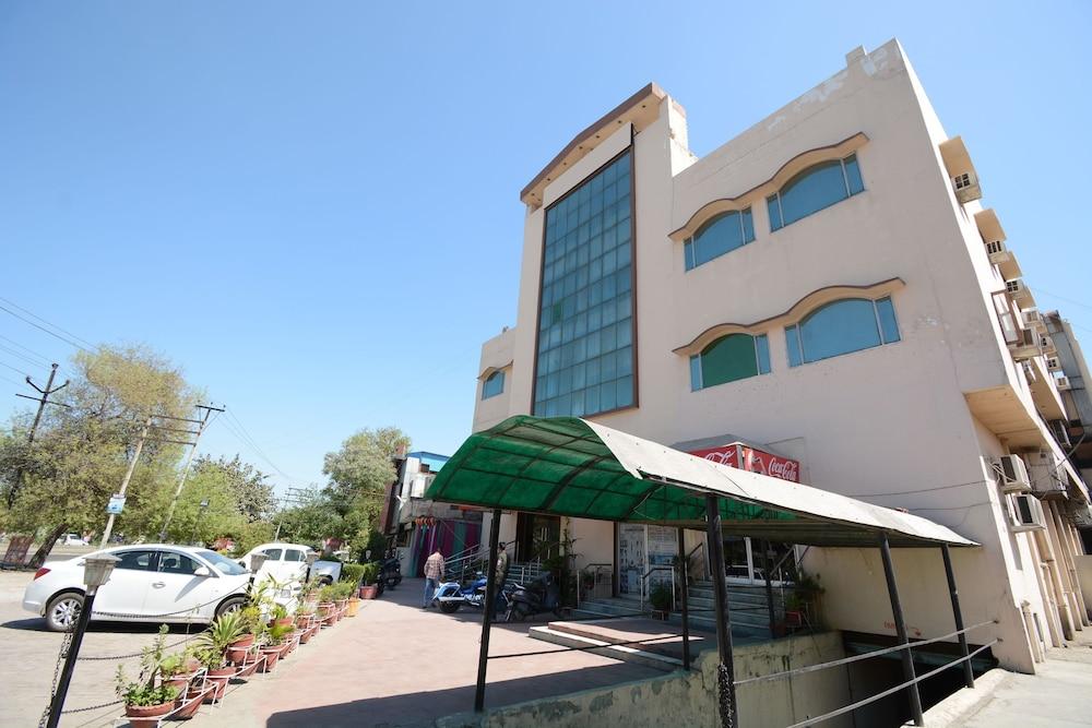 OYO 36280 Vijay Resorts