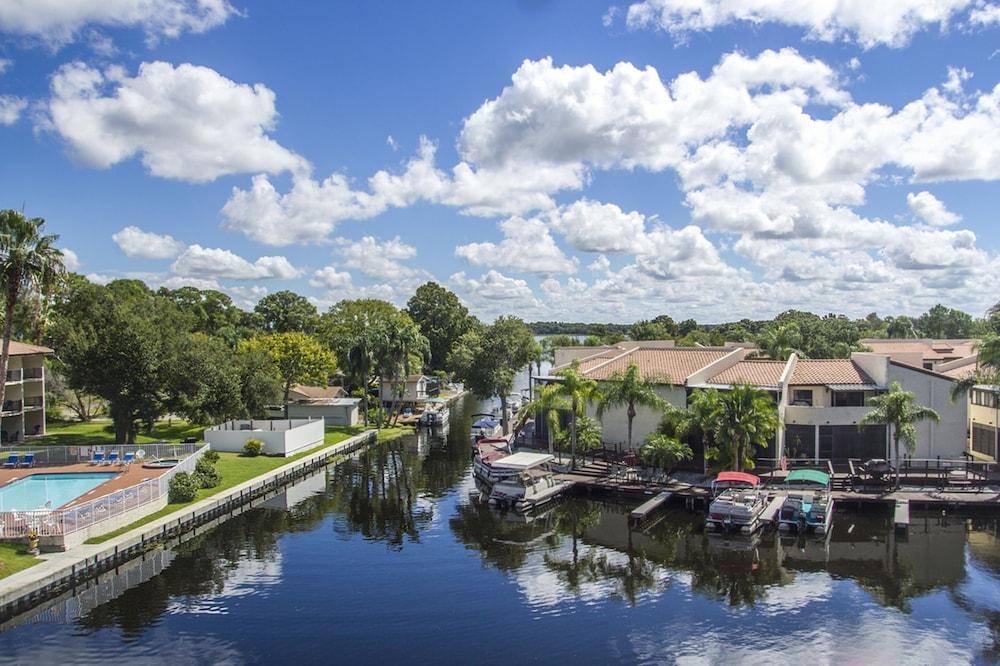 The Vue Lake Tarpon