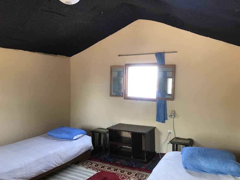 Les Toiles Maures Room