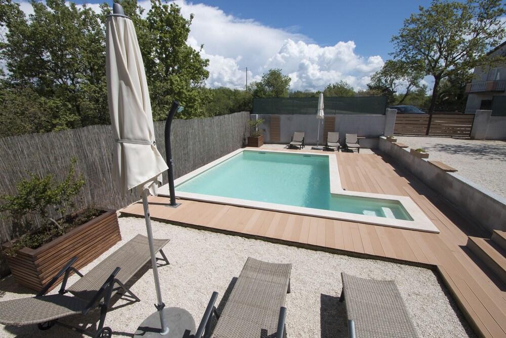 Cosy and lovely Villa Trosti with a pool Outdoor Pool
