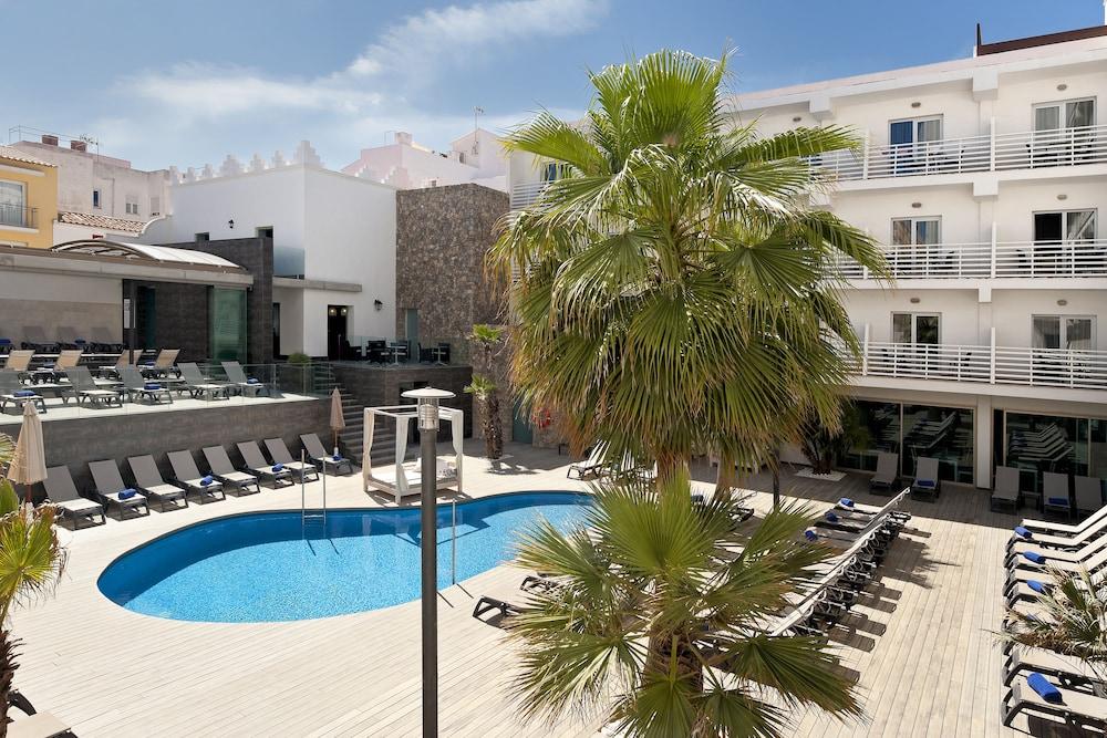 Barceló Hamilton Menorca - Adults Only Outdoor Pool