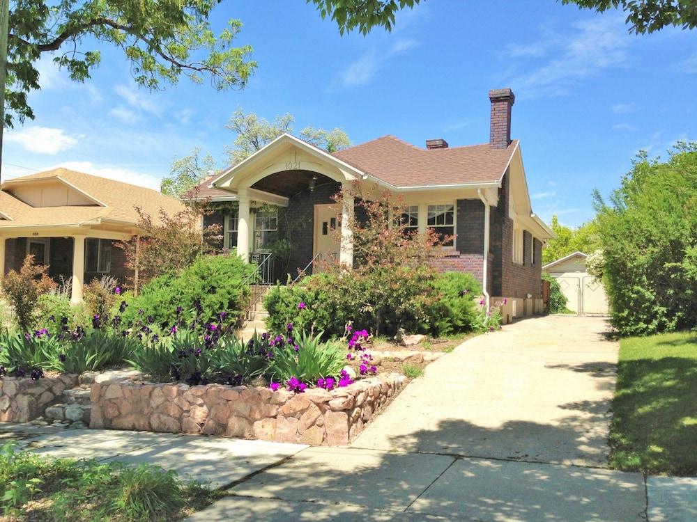 Downtown House with a Big Back Yard Featured Image