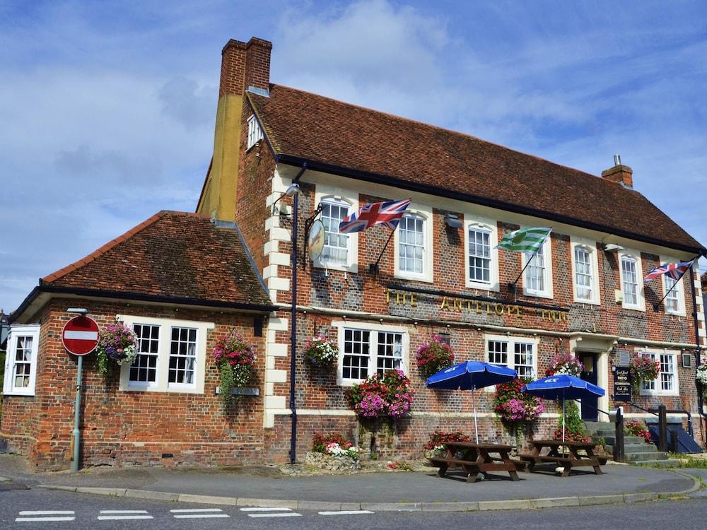 أنتيلوب إن المنطقة الخارجية