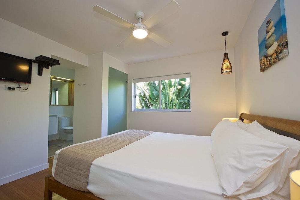 Maggies Beachfront Apt. 6 Room