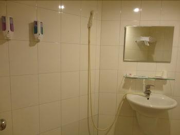 Yi Pin Yuan Hotel Bathroom