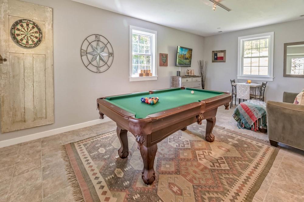 مون شادو بد آند بريكفاست بلياردو