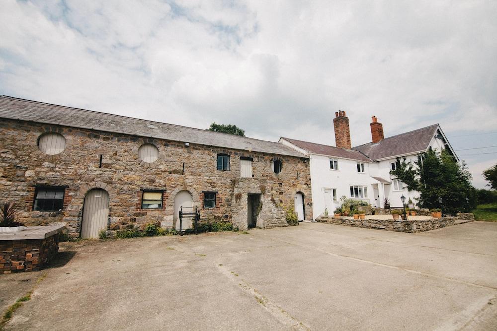 برونكويد يشاف كانتري جيست هاوس