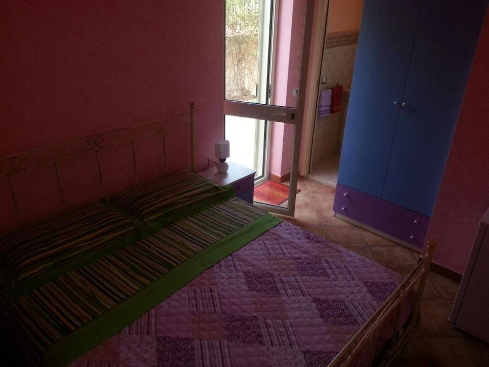 بيد آند بريكفاست فيلا إليونورا غرفة