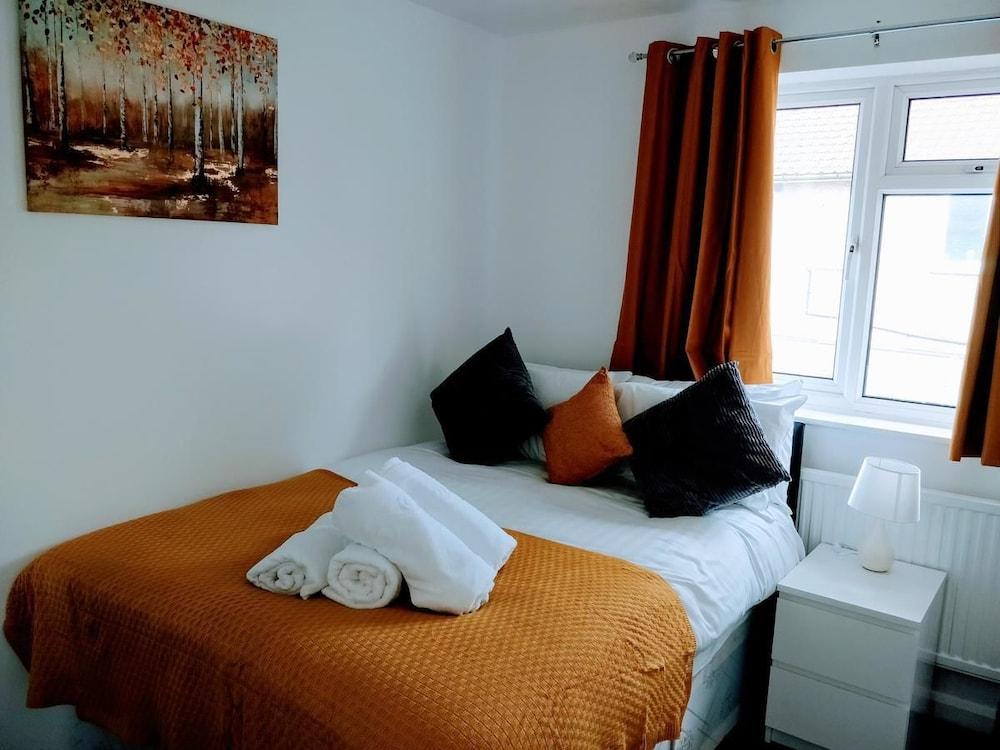 Walter Place Room
