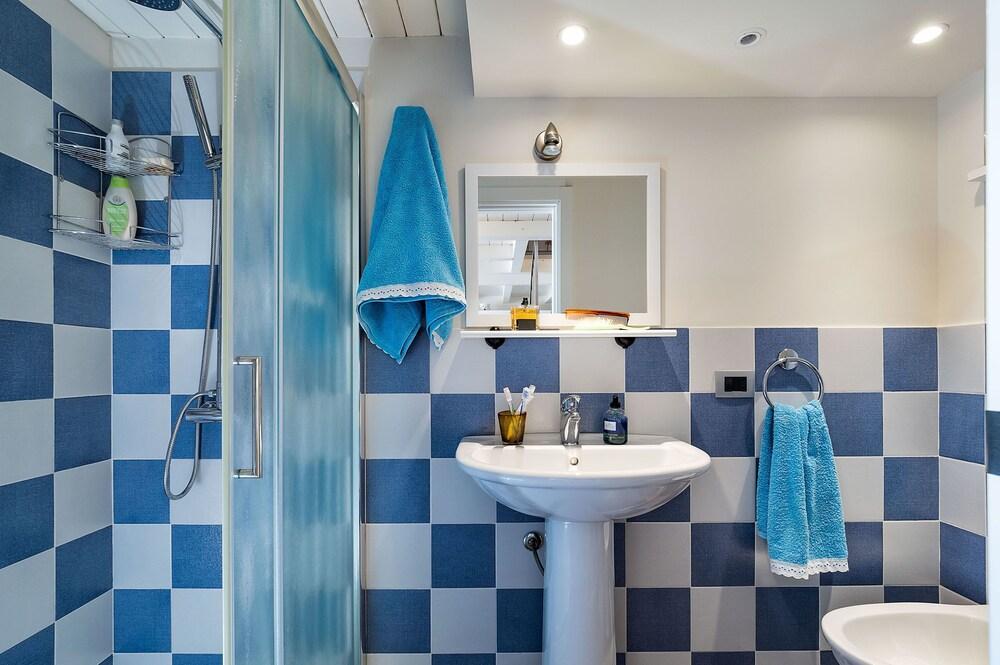 Donnalucata Suite Bathroom