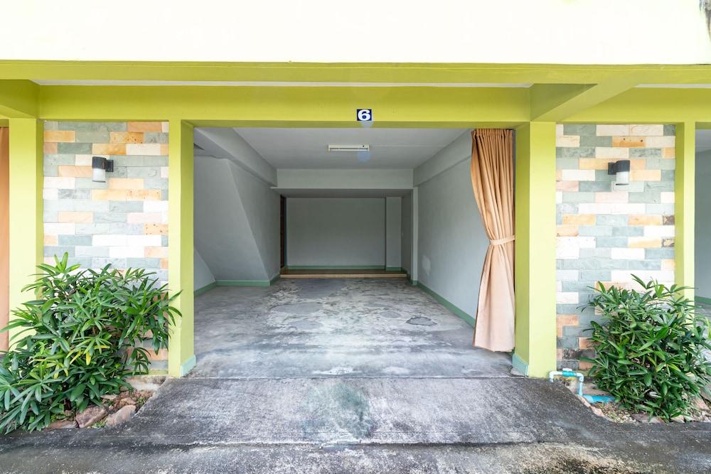 Khum Suk Resort Exterior