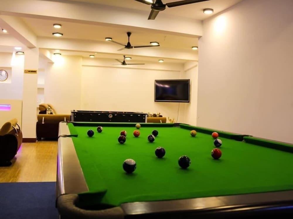 Guraidhoo Palm Inn Billiards
