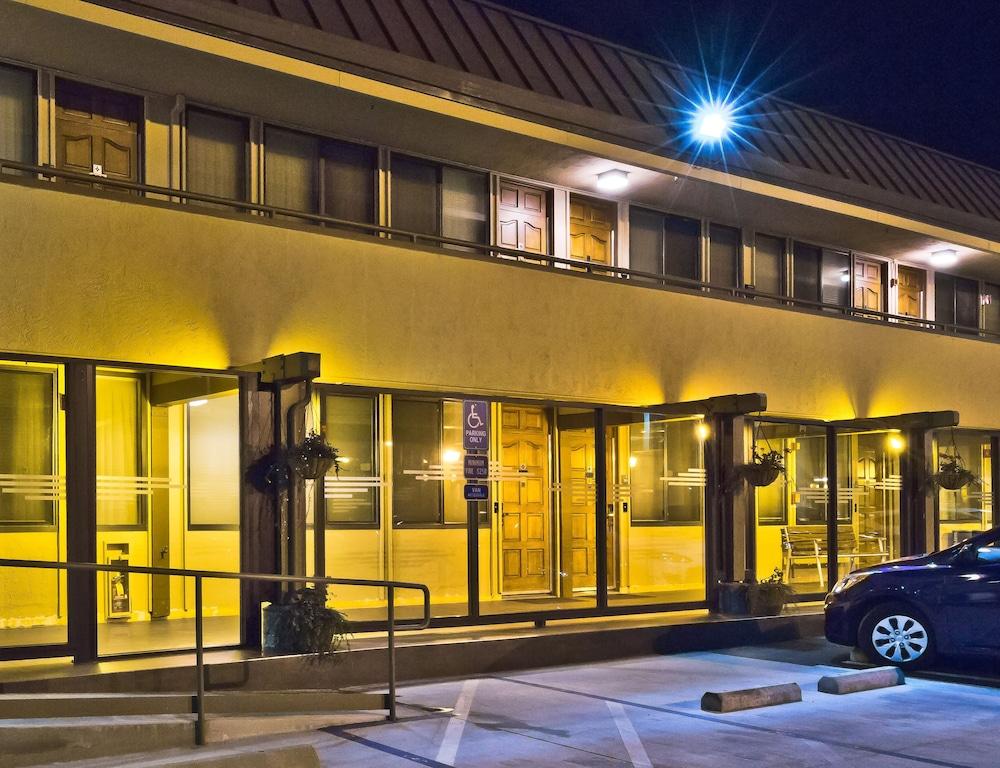 هوتل ستراتا المنطقة المحيطة بالمنشأة