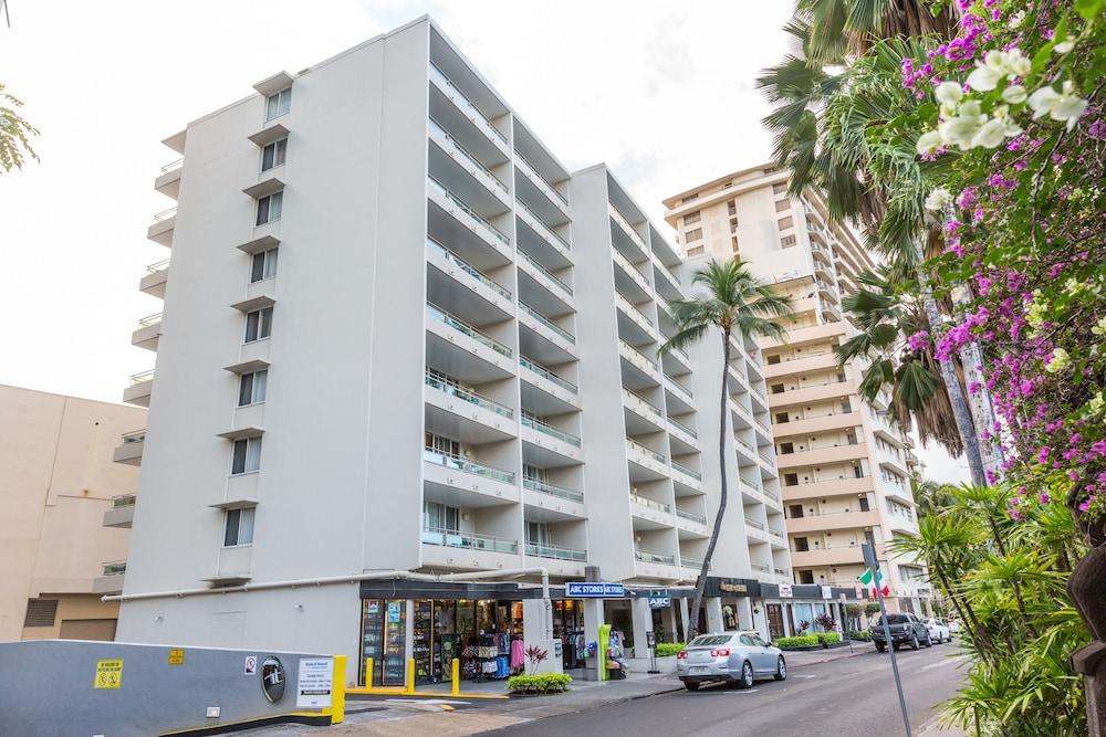 Regency on Beachwalk Waikiki by OUTRIGGER Property Grounds