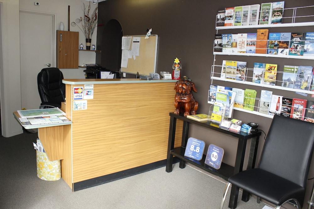 كولونيا موتيل إنفركارجيل منطقة الاستقبال