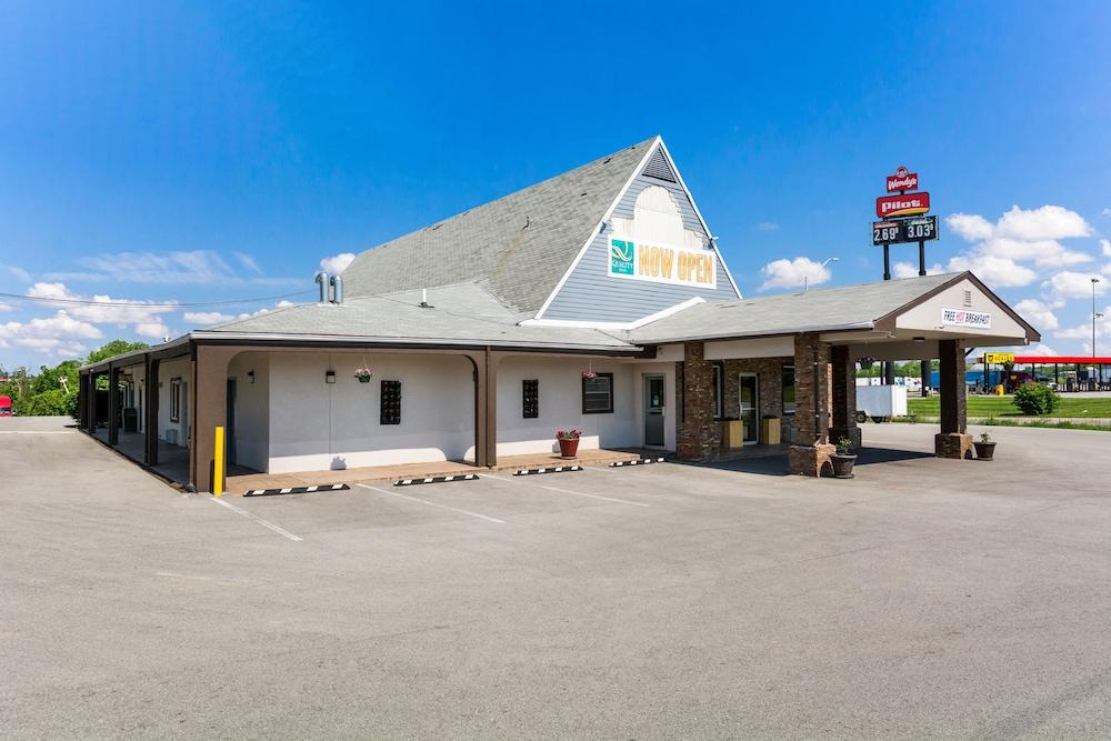 Quality Inn Exterior