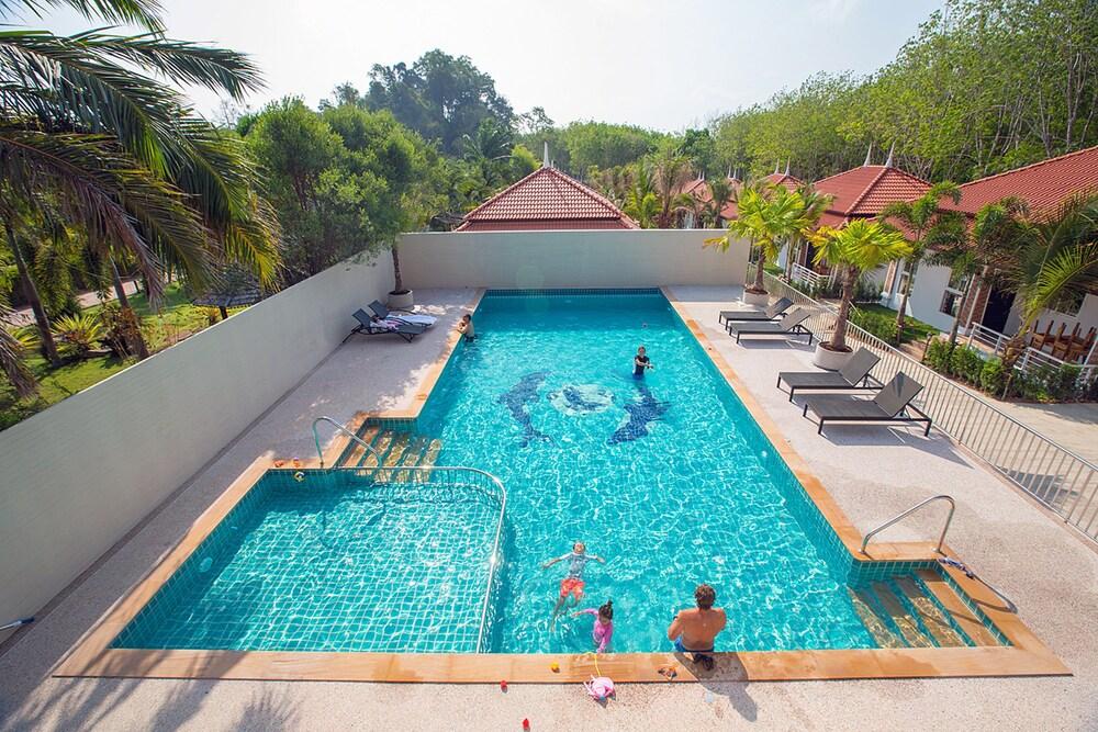 لوكس فاميلي فيلاس صالة رياضية